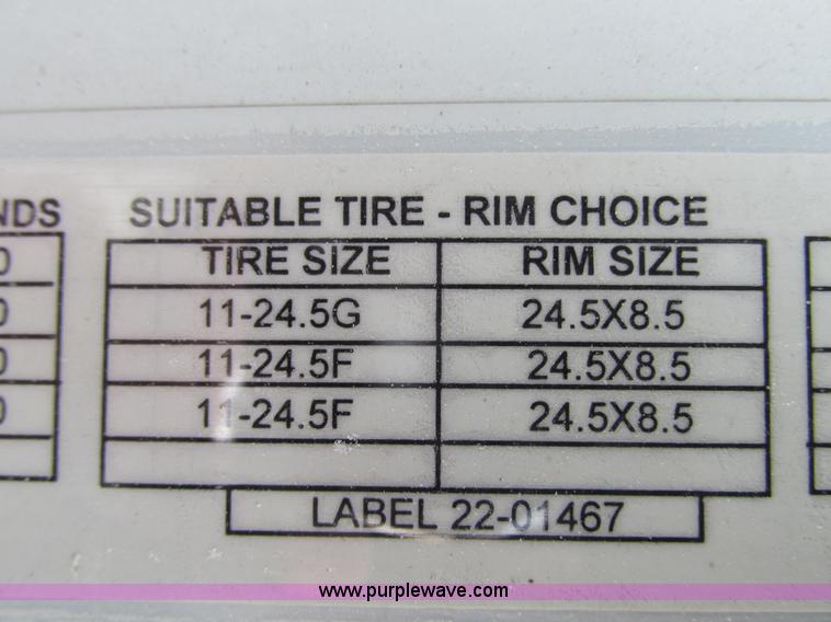 image for item G9177 2001 Peterbilt 387 semi truck