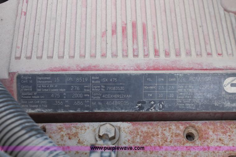 image for item H8319 2005 International 9400i semi truck