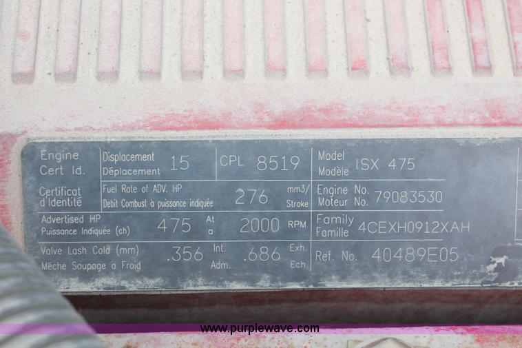 image for item H8319 2005 International 9400i semi truck