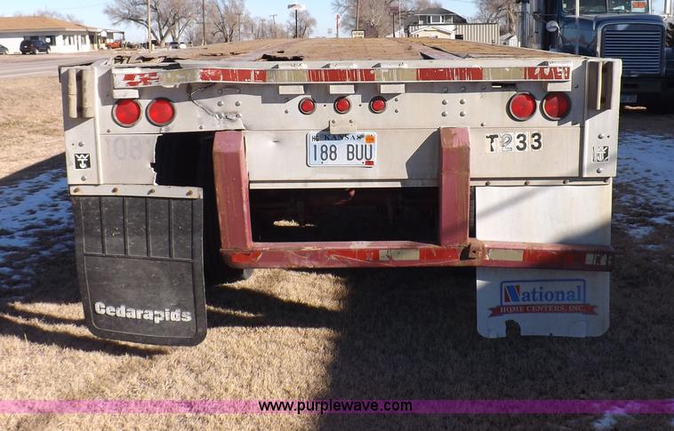 image for item I9209 1997 Wilson trailer