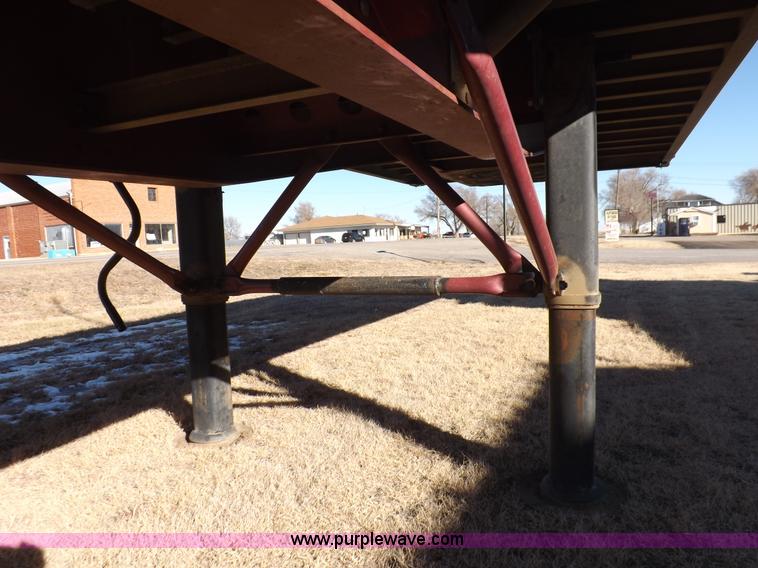 image for item I9209 1997 Wilson trailer