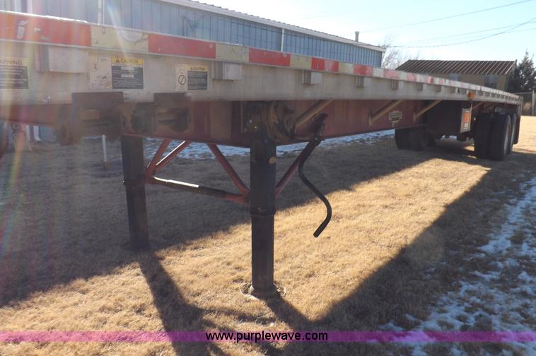 image for item I9209 1997 Wilson trailer