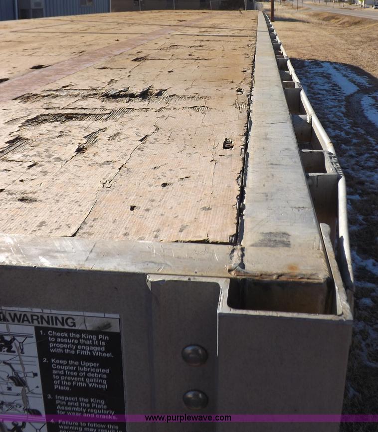 image for item I9209 1997 Wilson trailer