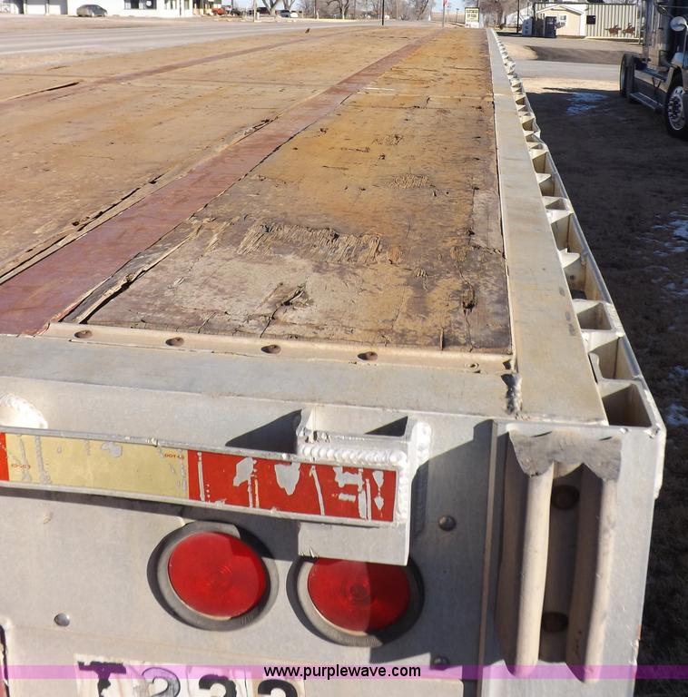 image for item I9209 1997 Wilson trailer