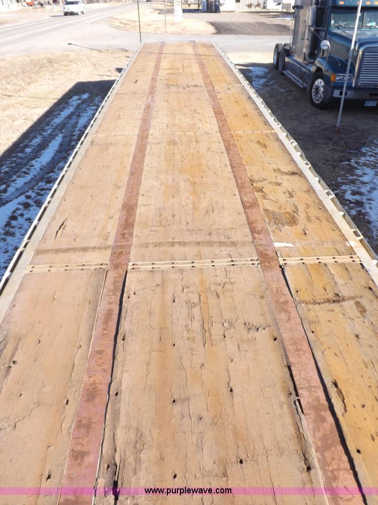 image for item I9209 1997 Wilson trailer