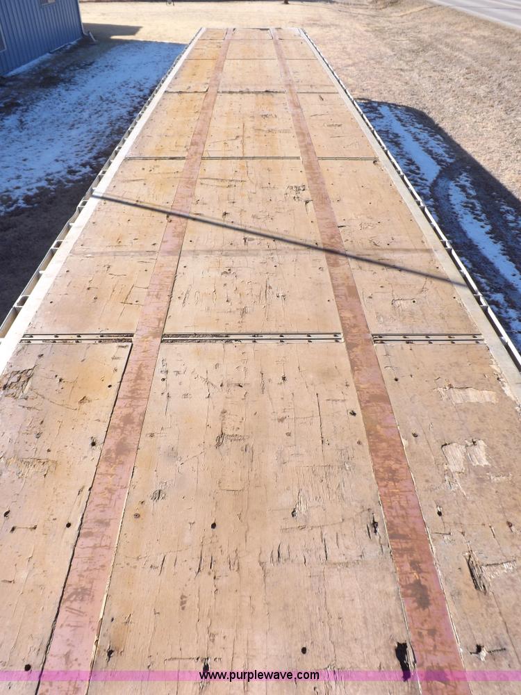 image for item I9209 1997 Wilson trailer