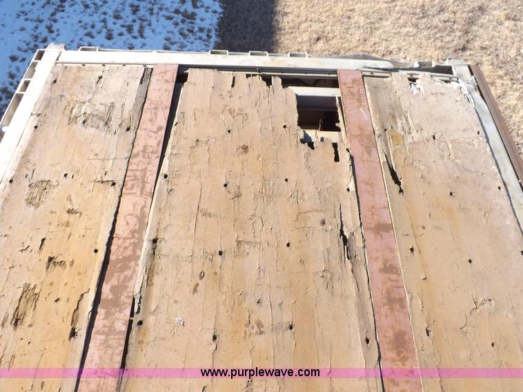 image for item I9209 1997 Wilson trailer