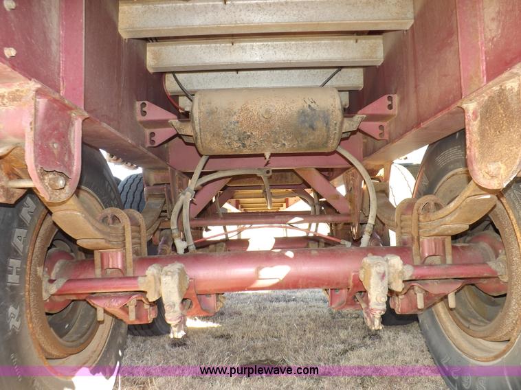 image for item I9209 1997 Wilson trailer