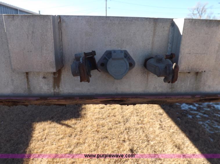 image for item I9209 1997 Wilson trailer