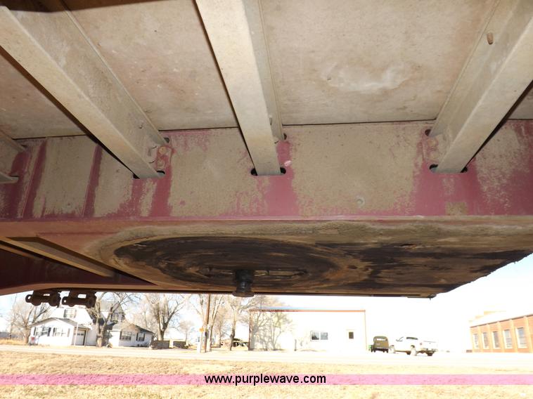 image for item I9209 1997 Wilson trailer