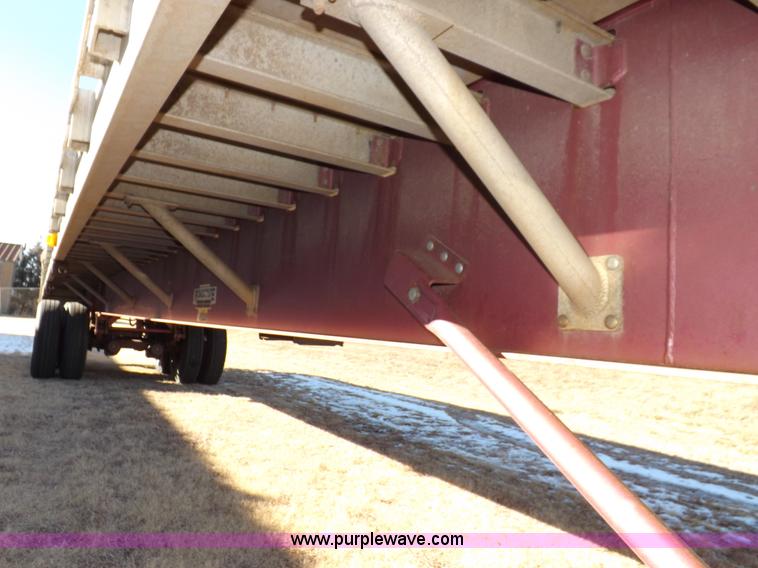 image for item I9209 1997 Wilson trailer