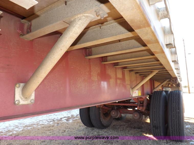 image for item I9209 1997 Wilson trailer