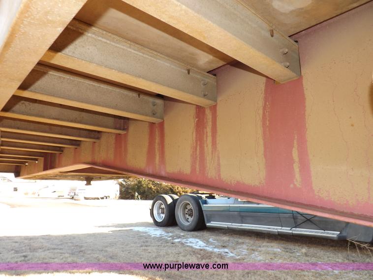 image for item I9209 1997 Wilson trailer