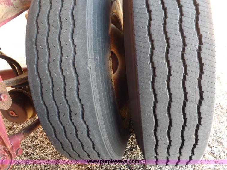 image for item I9209 1997 Wilson trailer