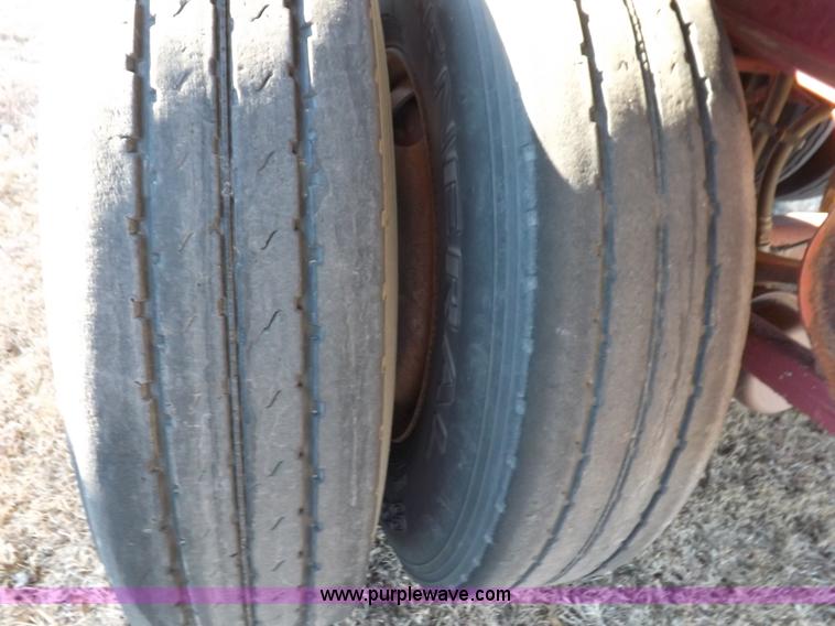 image for item I9209 1997 Wilson trailer