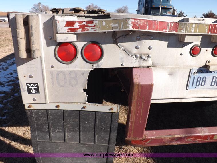 image for item I9209 1997 Wilson trailer