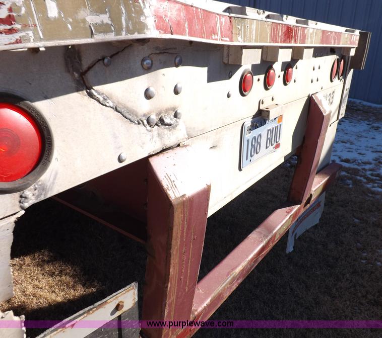 image for item I9209 1997 Wilson trailer