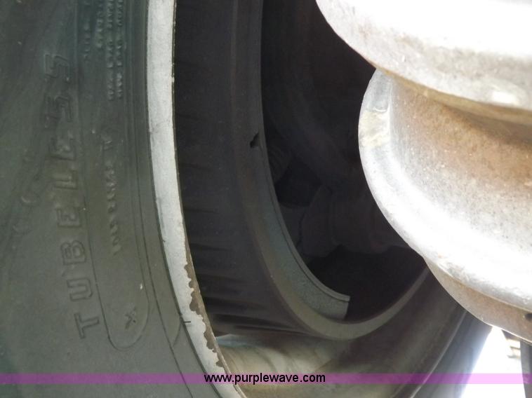 image for item I9222 2012 Transcraft step deck trailer