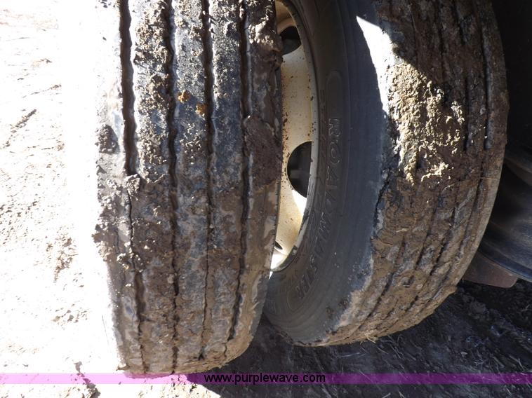 image for item I9222 2012 Transcraft step deck trailer