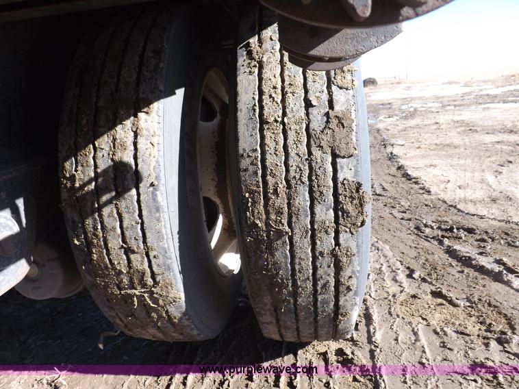 image for item I9222 2012 Transcraft step deck trailer