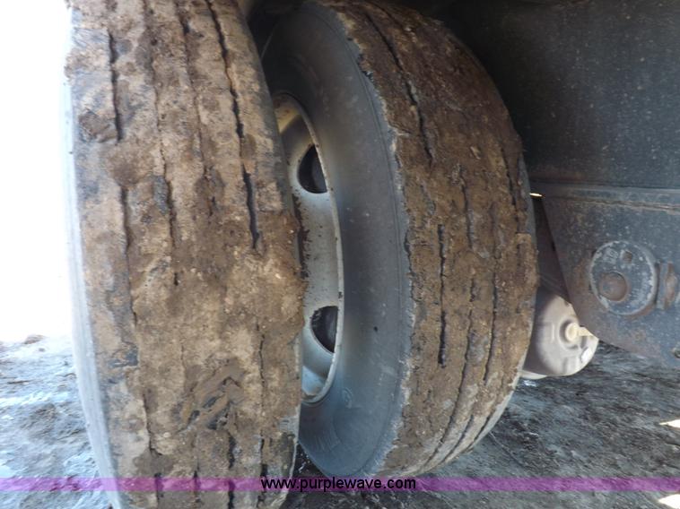 image for item I9222 2012 Transcraft step deck trailer