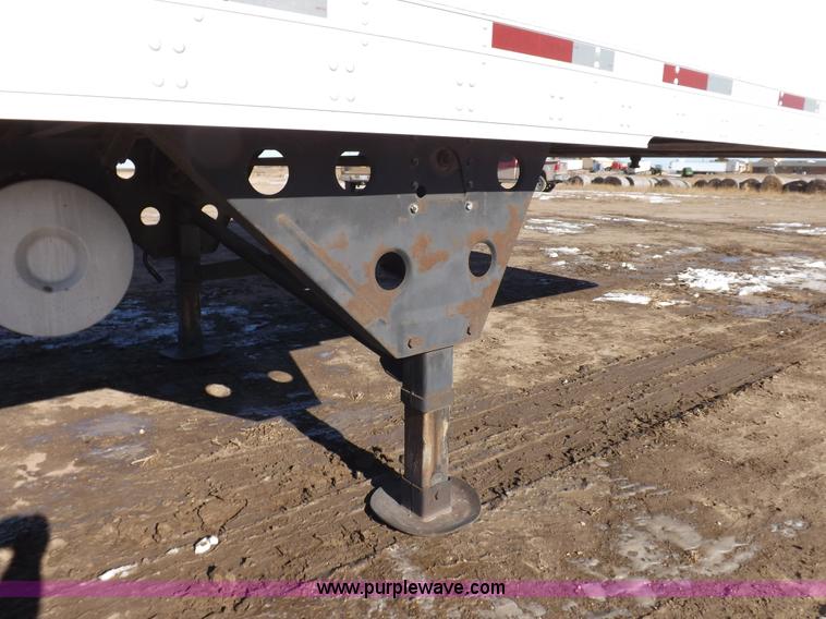 image for item I9224 2005 Utility 3000R refrigerated trailer