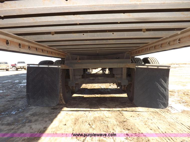 image for item I9224 2005 Utility 3000R refrigerated trailer