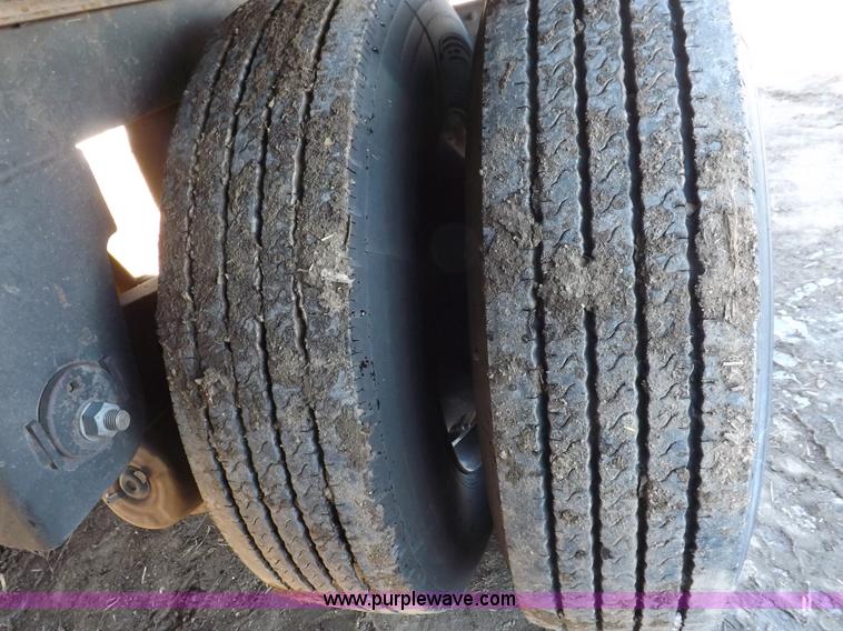 image for item I9224 2005 Utility 3000R refrigerated trailer