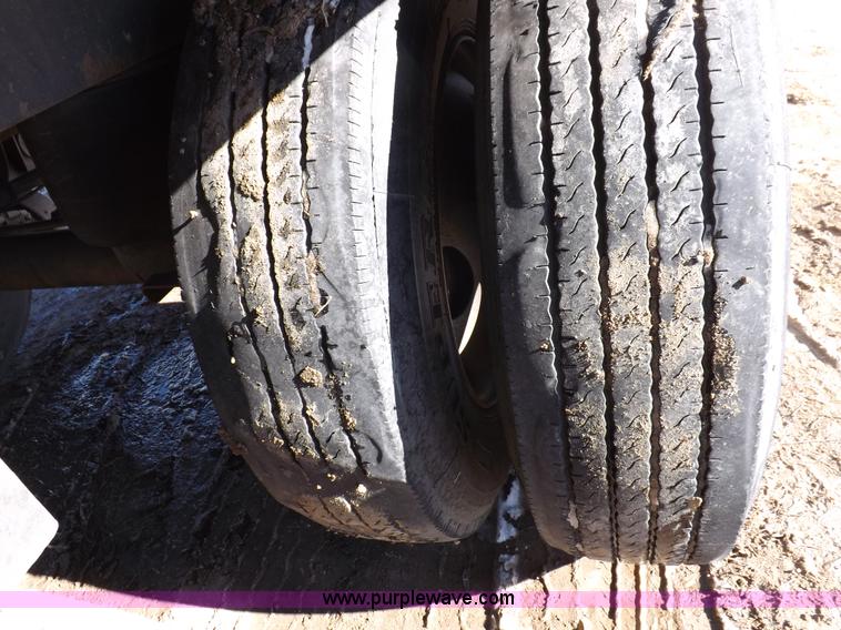 image for item I9224 2005 Utility 3000R refrigerated trailer