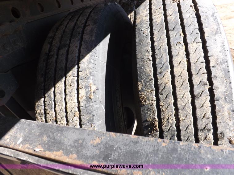 image for item I9224 2005 Utility 3000R refrigerated trailer