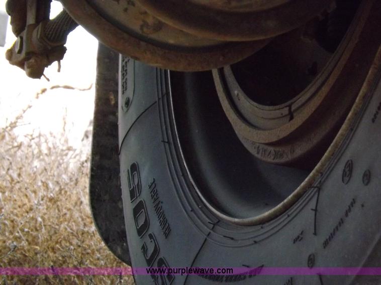 image for item I9224 2005 Utility 3000R refrigerated trailer