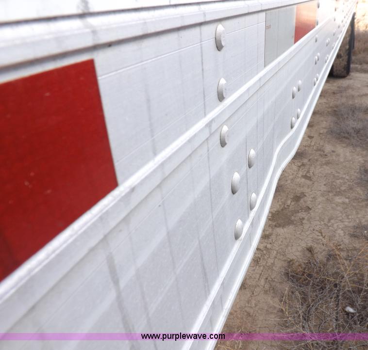 image for item I9224 2005 Utility 3000R refrigerated trailer