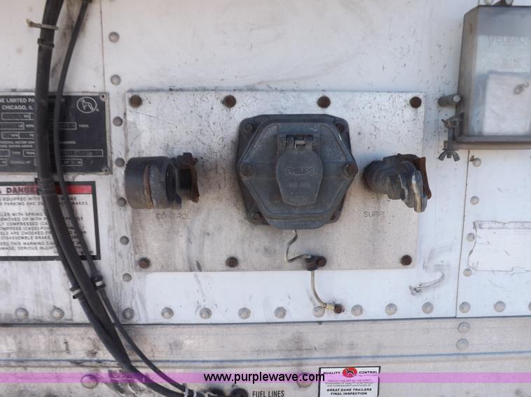 image for item I9226 2000 Great Dane refrigerated trailer