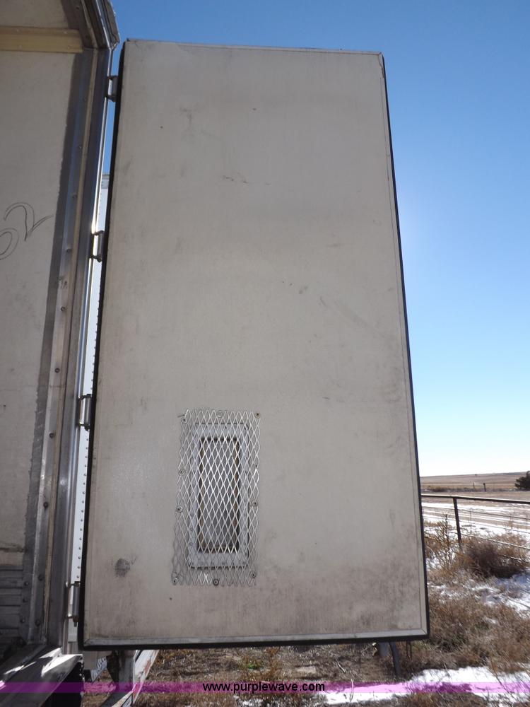 image for item I9226 2000 Great Dane refrigerated trailer