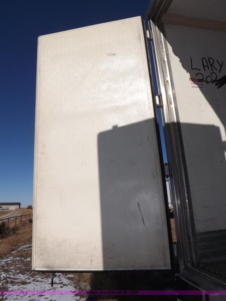 image for item I9226 2000 Great Dane refrigerated trailer