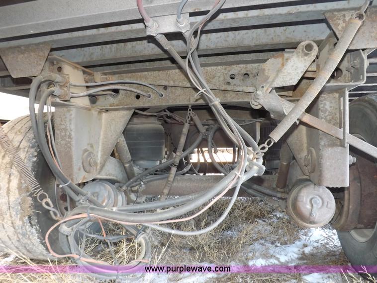 image for item I9226 2000 Great Dane refrigerated trailer