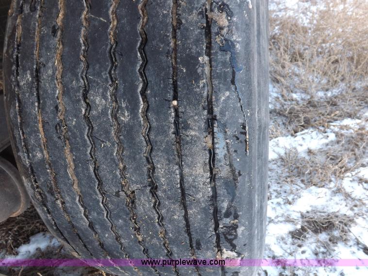 image for item I9226 2000 Great Dane refrigerated trailer