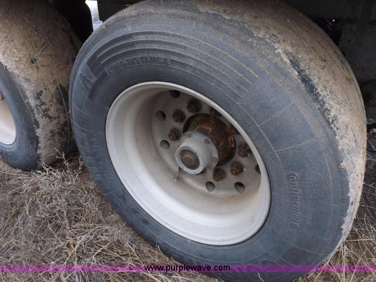 image for item I9226 2000 Great Dane refrigerated trailer