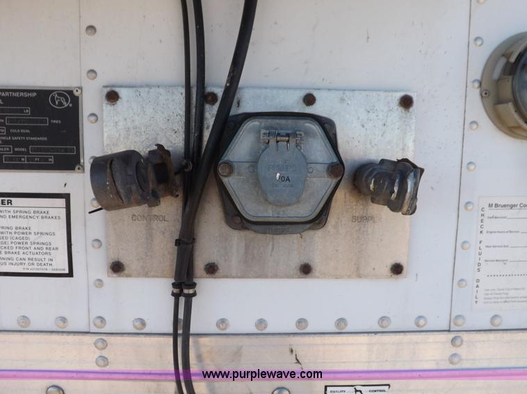 image for item I9227 2000 Great Dane refrigerated trailer