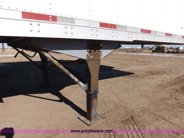 image for item I9227 2000 Great Dane refrigerated trailer