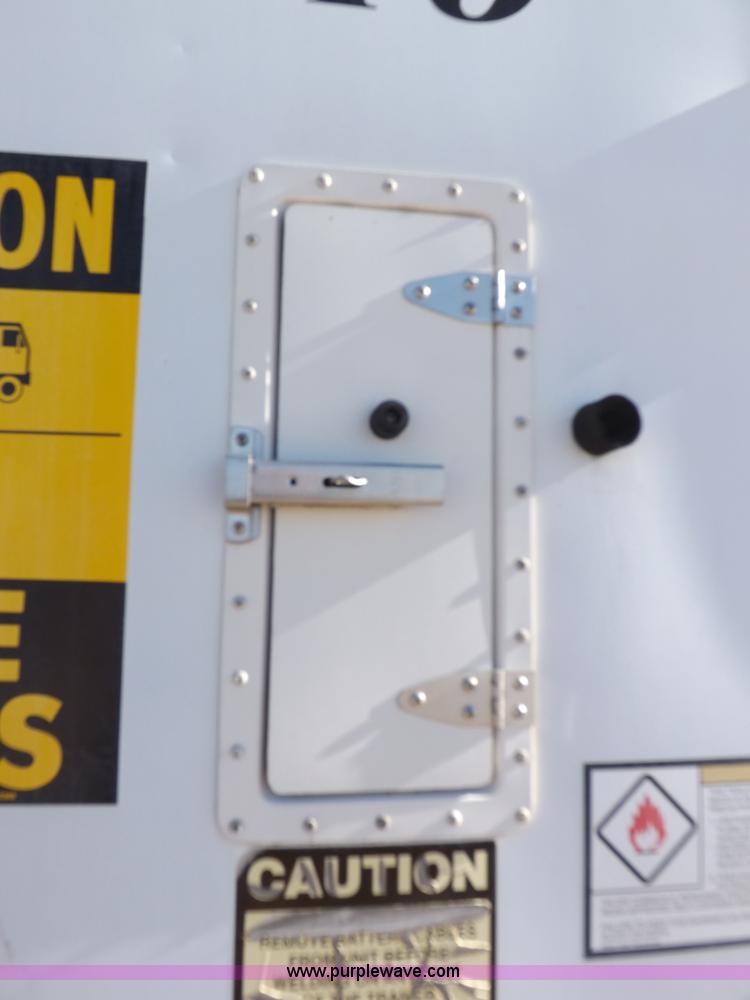 image for item I9227 2000 Great Dane refrigerated trailer