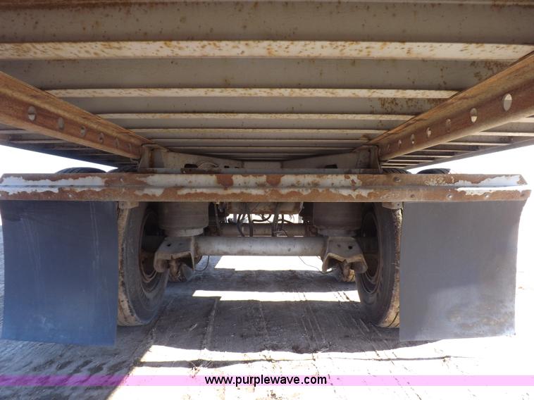 image for item I9227 2000 Great Dane refrigerated trailer