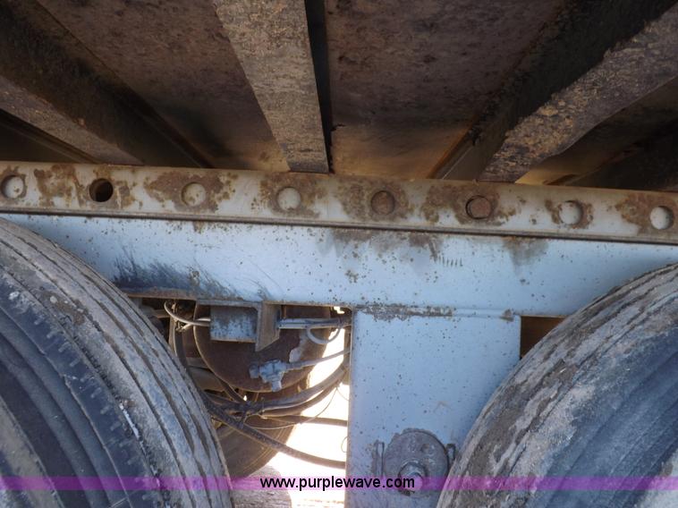 image for item I9227 2000 Great Dane refrigerated trailer