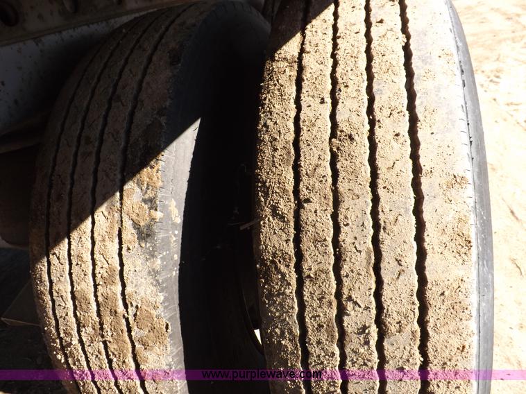 image for item I9227 2000 Great Dane refrigerated trailer