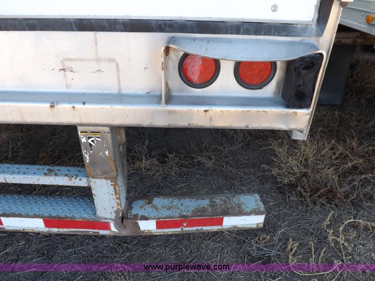 image for item I9227 2000 Great Dane refrigerated trailer