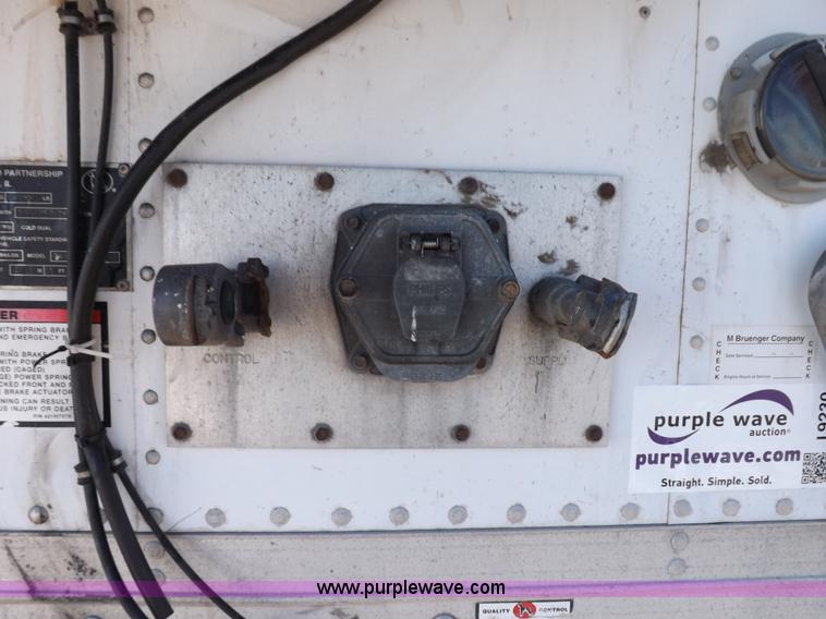 image for item I9230 2000 Great Dane refrigerated trailer