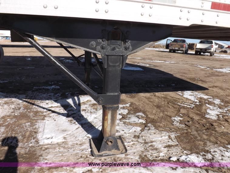 image for item I9230 2000 Great Dane refrigerated trailer