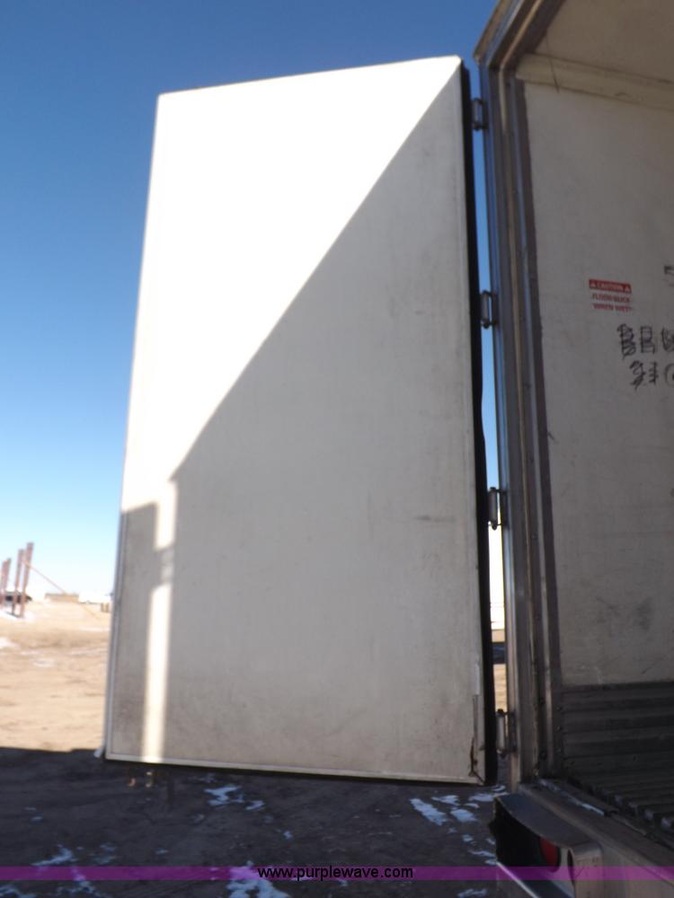 image for item I9230 2000 Great Dane refrigerated trailer