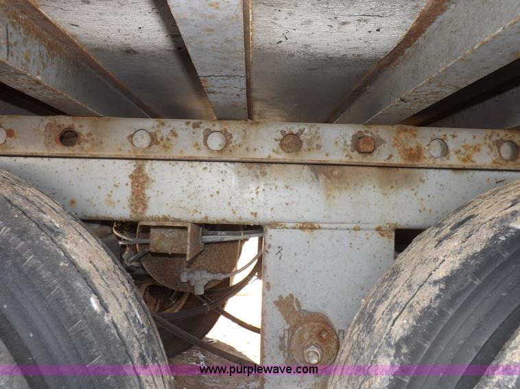 image for item I9230 2000 Great Dane refrigerated trailer