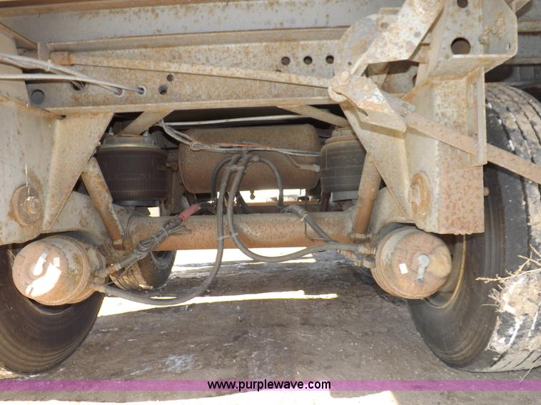 image for item I9230 2000 Great Dane refrigerated trailer